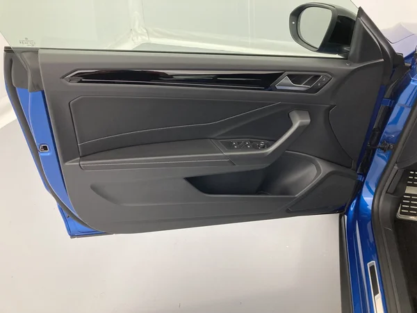 VOLKSWAGEN T-Roc Cabriolet (2025) — foto 13 van 36