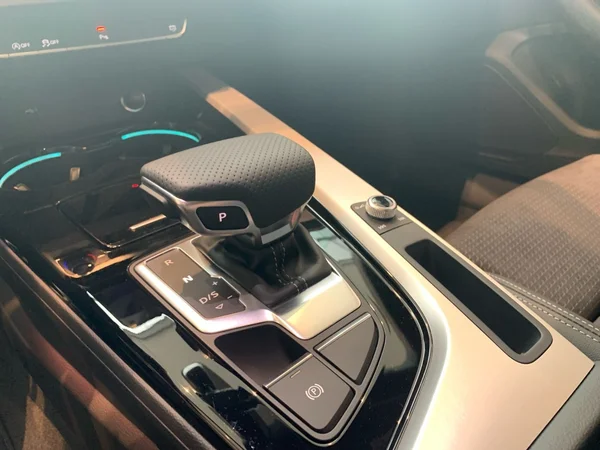AUDI A4 Avant (2024) — foto 5 van 21