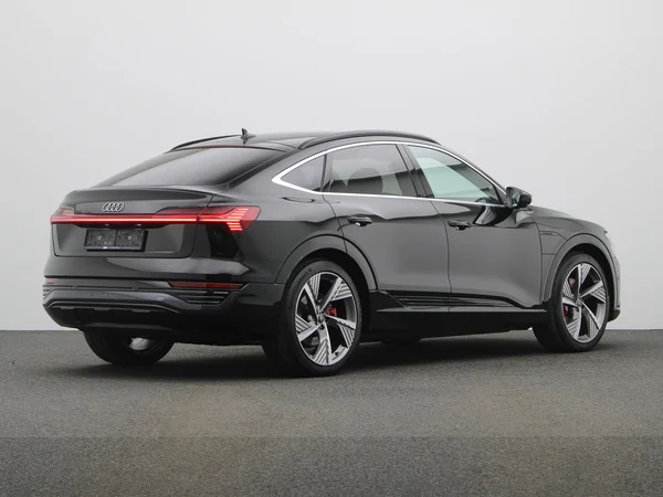 AUDI Q8 e-tron Sportback (2025) — foto 12 van 24