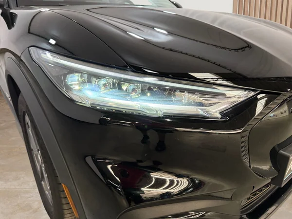 Ford Mustang-Mach-E (2021) — foto 23 van 29