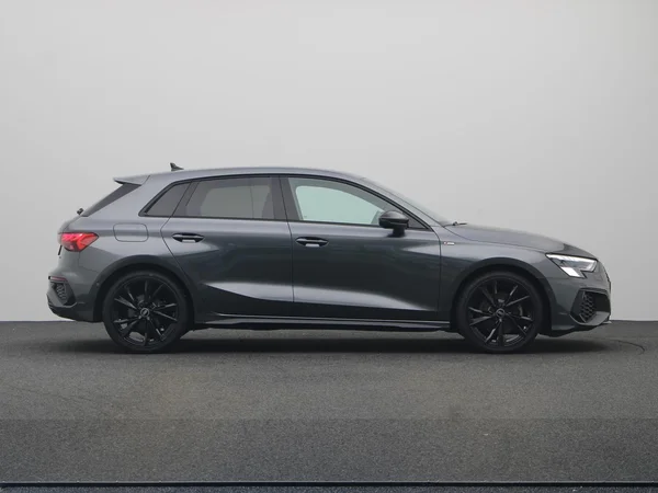 AUDI A3 Sportback (2022) — foto 22 van 24