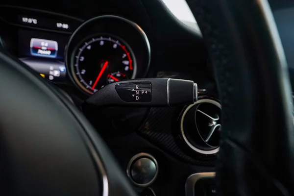Mercedes-Benz GLA (H247) (2020) — foto 16 van 44