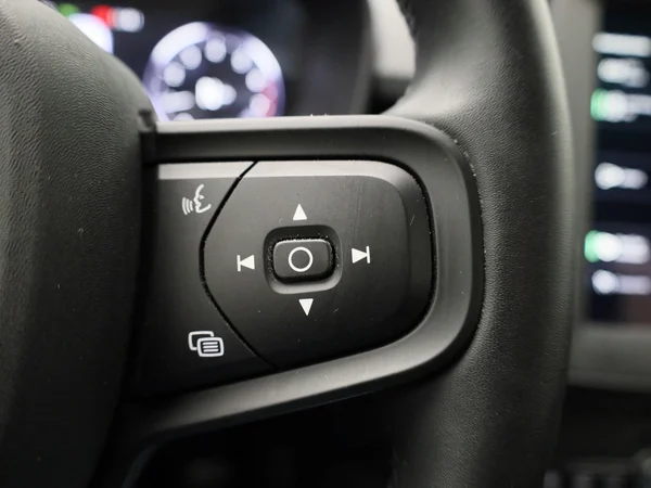 Volvo XC40 (2021) — foto 8 van 41