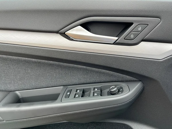 VOLKSWAGEN Golf VIII (2024) — foto 11 van 15