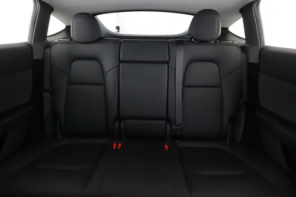Tesla Model (2024) — foto 6 van 16