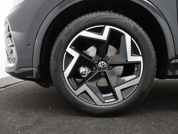 VOLKSWAGEN Tiguan (2026) — foto 15 van 24
