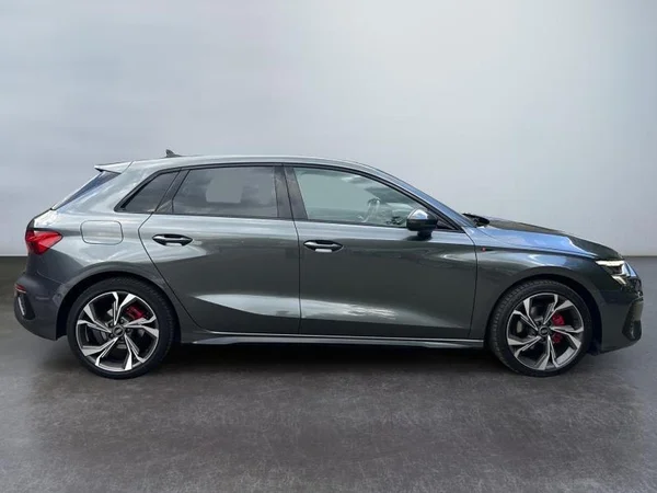 AUDI A3 Sportback (2023) — foto 29 van 34