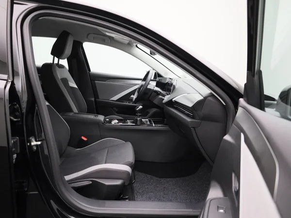 Opel Astra (2023) — foto 22 van 36