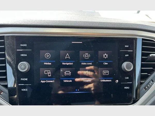 Volkswagen T-Roc (2021) — foto 17 van 28