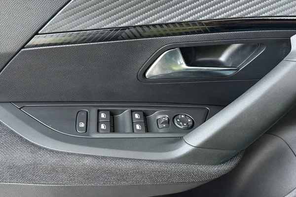 Peugeot 2008 (2025) — foto 8 van 16