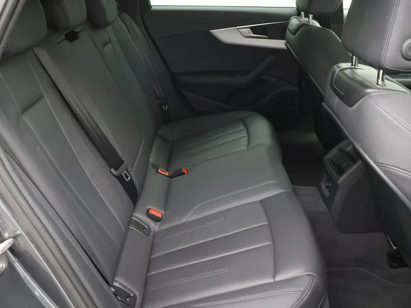 Audi A4 (2023) — foto 25 van 26
