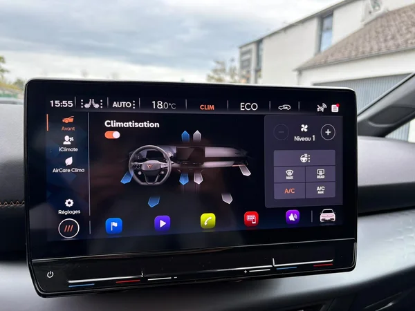 CUPRA Born (2023) — foto 8 van 18