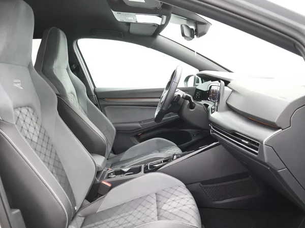 Volkswagen Golf (2024) — foto 2 van 27