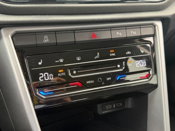 VOLKSWAGEN T-Roc (2023) — foto 9 van 21