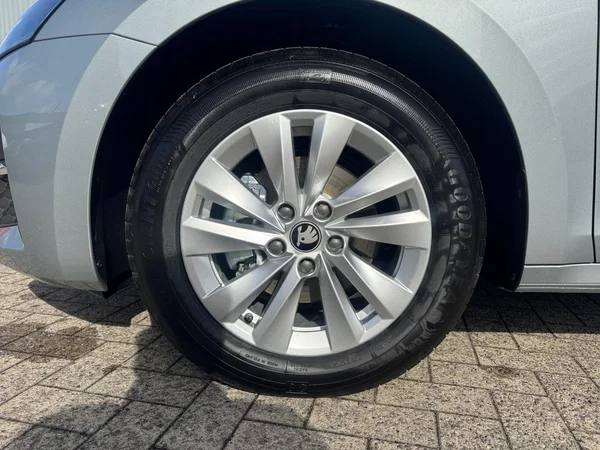 SKODA Octavia Combi (2026) — foto 5 van 21