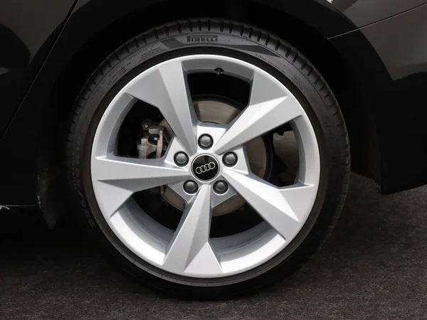 AUDI A3 Sportback (2024) — foto 13 van 16