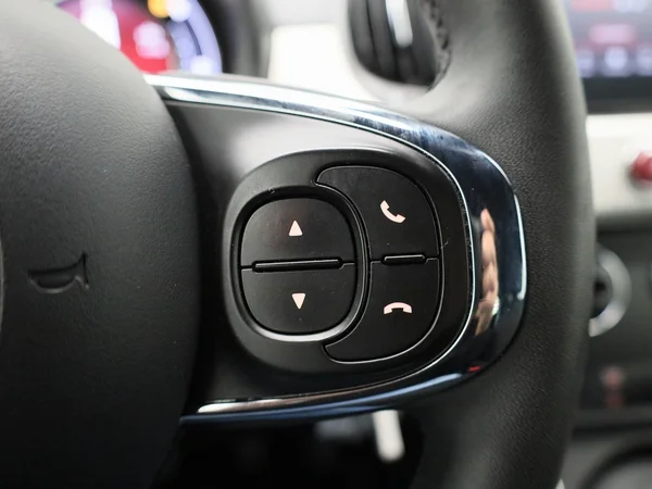 Fiat 500C (2023) — foto 11 van 40