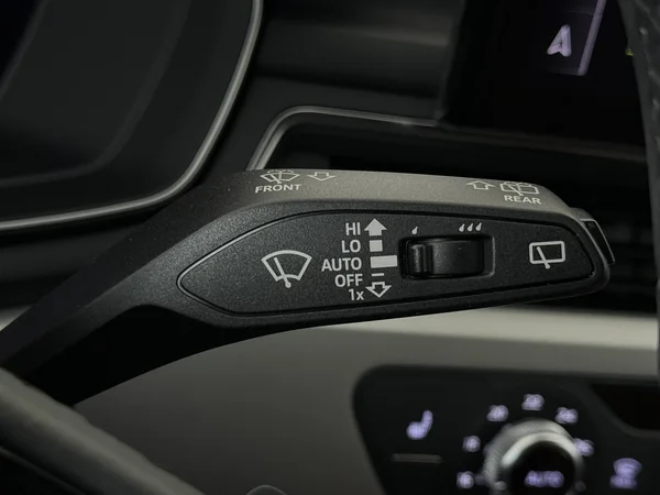 AUDI A4 (2023) — foto 17 van 30