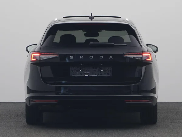 SKODA Superb Combi (2025) — foto 20 van 23