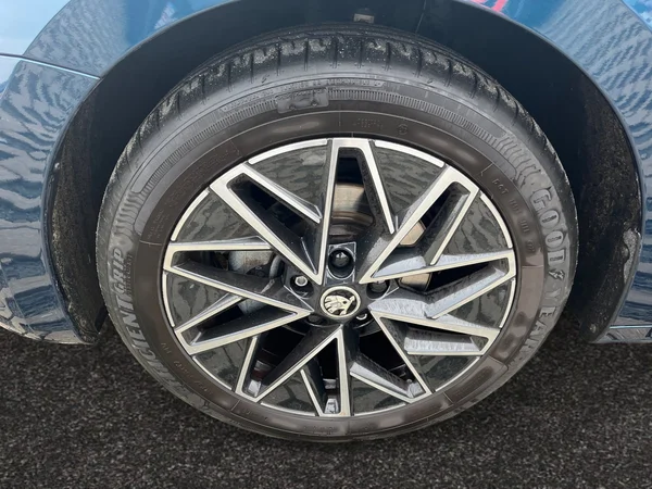 SKODA Octavia Combi (2024) — foto 22 van 24