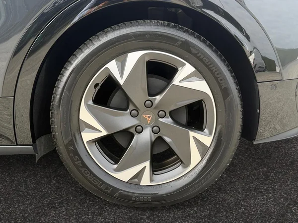 CUPRA Tavascan (2025) — foto 21 van 25