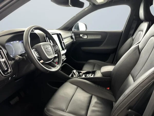 VOLVO XC40 (2020) — foto 2 van 29
