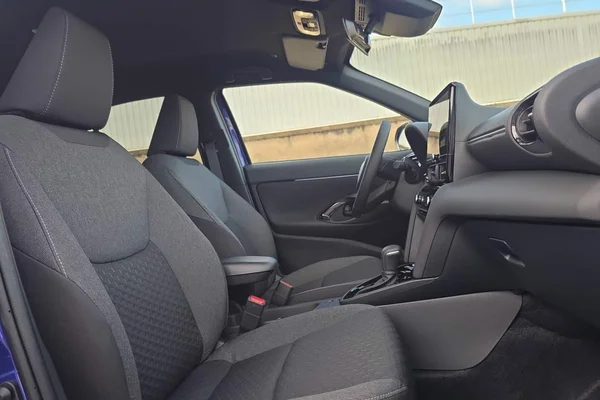 Toyota Yaris Cross Hybrid (HEV) (2026) — foto 26 van 26