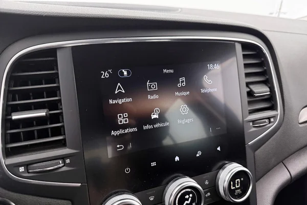 Renault Megane Berline Phase II E-TECH (PHEV) (2022) — foto 14 van 32