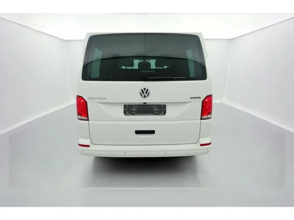VOLKSWAGEN Multivan T6.1 (2022) — foto 19 van 26
