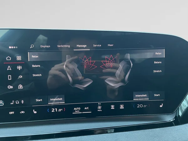 AUDI Q6 e-tron (2024) — foto 9 van 24