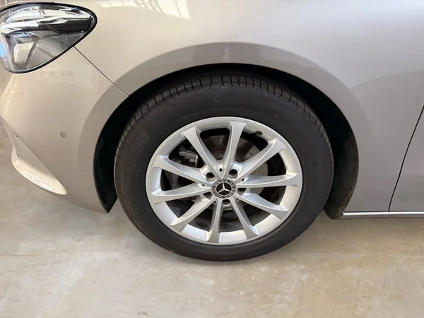 Mercedes-Benz B-180 (2019) — foto 3 van 30