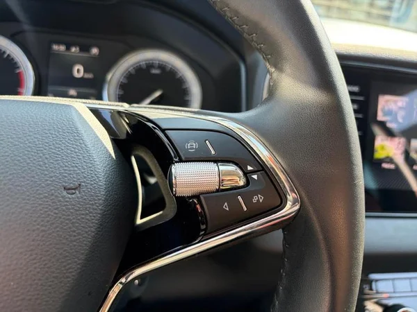 SKODA Karoq (2022) — foto 14 van 29