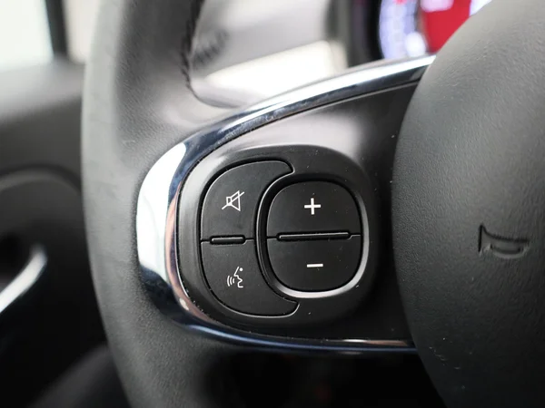 Fiat 500C (2023) — foto 14 van 40