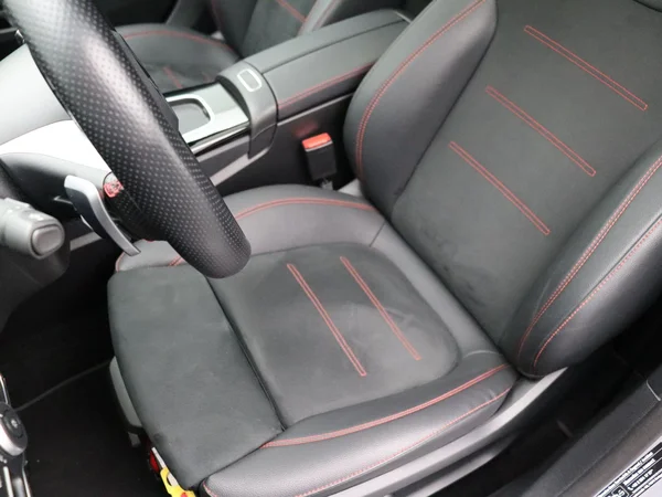 Mercedes-Benz A-Klasse (2024) — foto 4 van 30