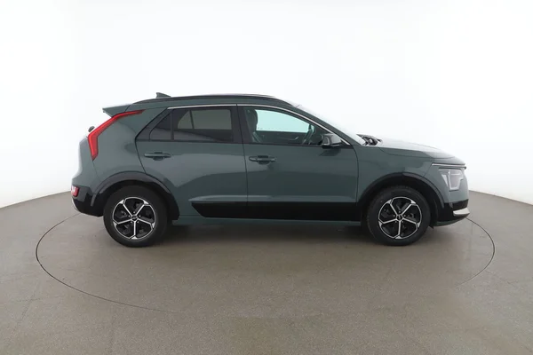 Kia Niro (2024) — foto 13 van 16