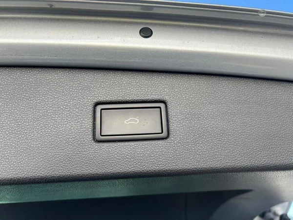 VOLKSWAGEN Tiguan (2022) — foto 16 van 34