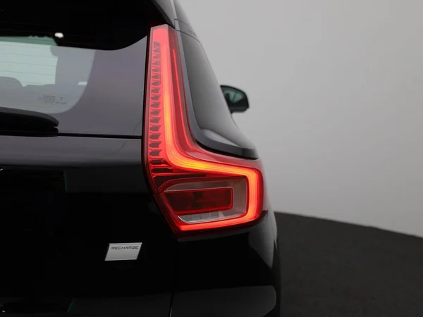 Volvo XC40 (2023) — foto 28 van 39
