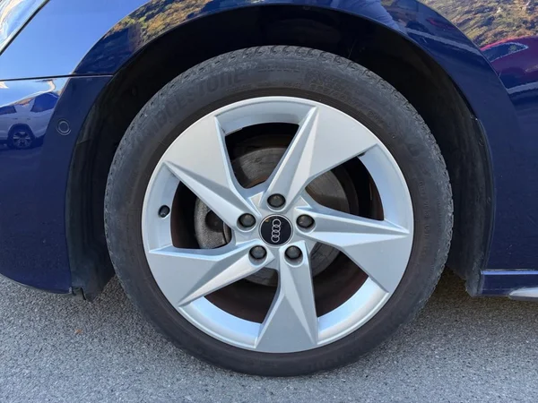 AUDI A3 Sportback (2023) — foto 14 van 17
