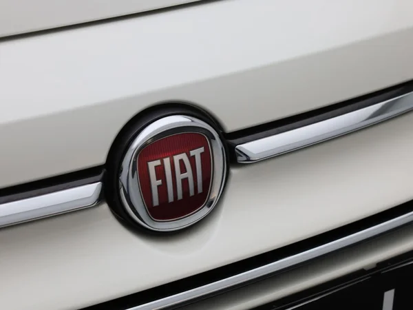 Fiat 500C (2023) — foto 30 van 40