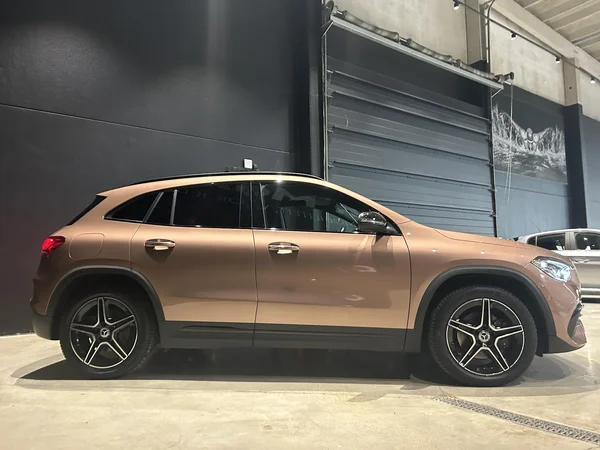 Mercedes-Benz GLA (2023) — foto 11 van 18