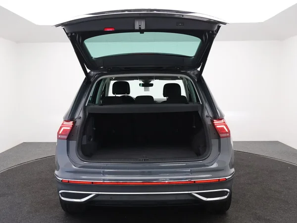 Volkswagen Tiguan (2022) — foto 24 van 24