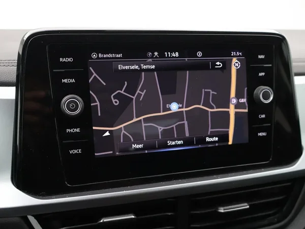 Volkswagen T-Roc (2022) — foto 6 van 28