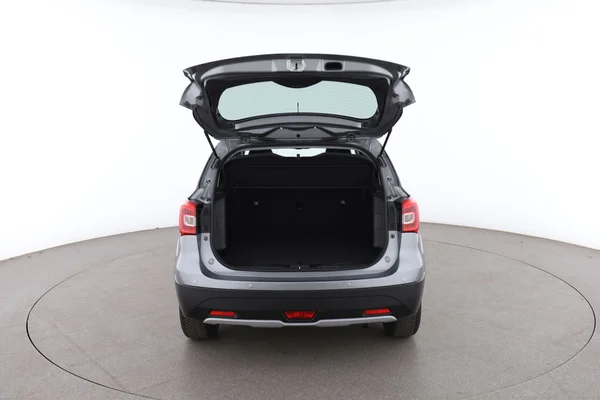 Suzuki SX4 (2018) — foto 7 van 16