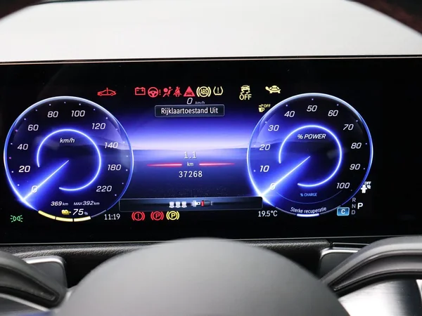 Mercedes-Benz EQB (2025) — foto 6 van 32