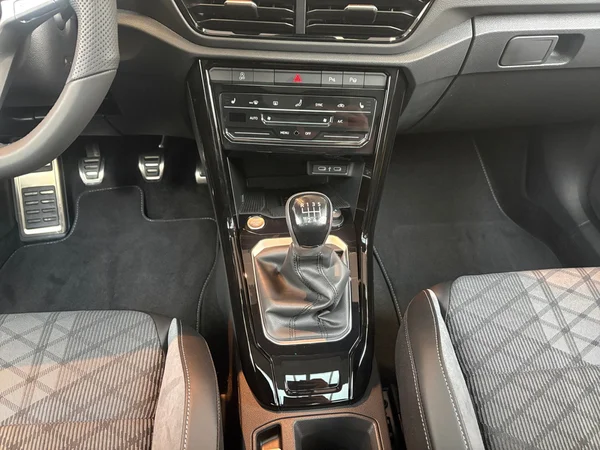 VOLKSWAGEN T-Roc (2026) — foto 6 van 15