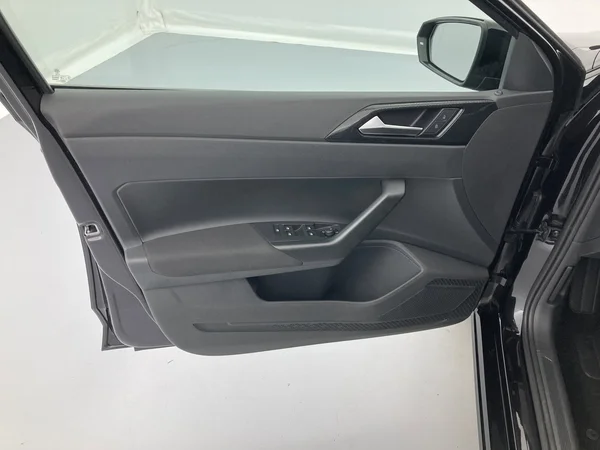 VOLKSWAGEN Polo (2025) — foto 13 van 36