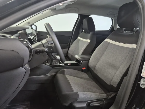 Citroën C4 (2022) — foto 2 van 17