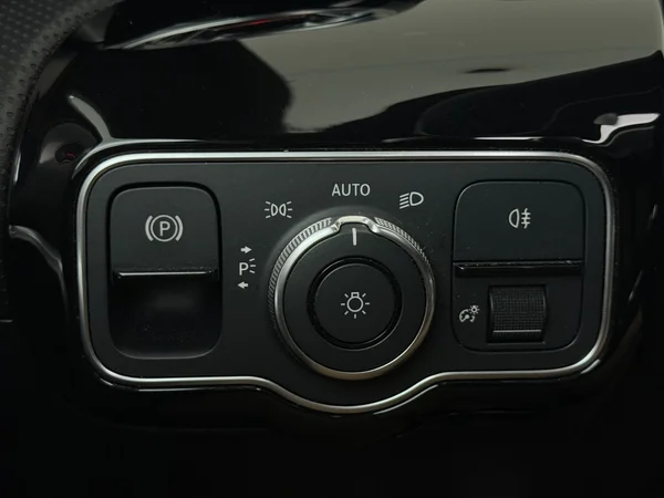 MERCEDES CLA 180 (2022) — foto 20 van 30