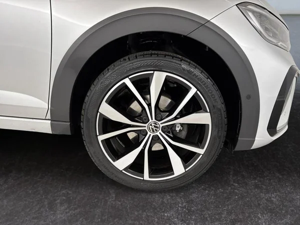 VOLKSWAGEN Taigo (2022) — foto 4 van 32