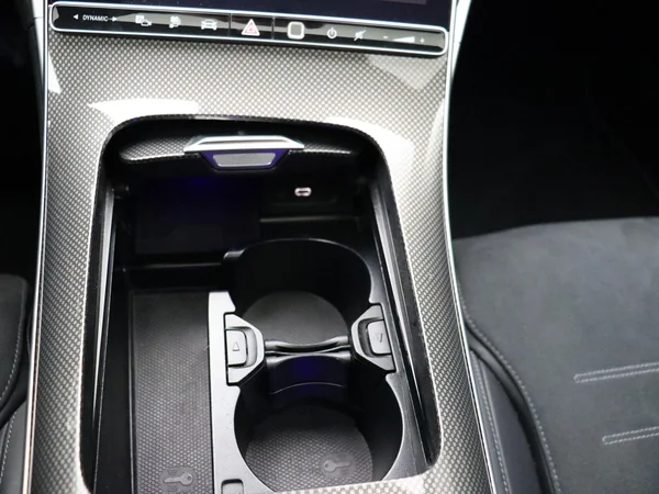 Mercedes-Benz C-Klasse (2023) — foto 17 van 33